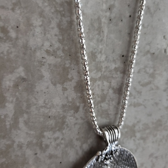 Mermaid Tail Silver Necklace - Picture 6 of 8